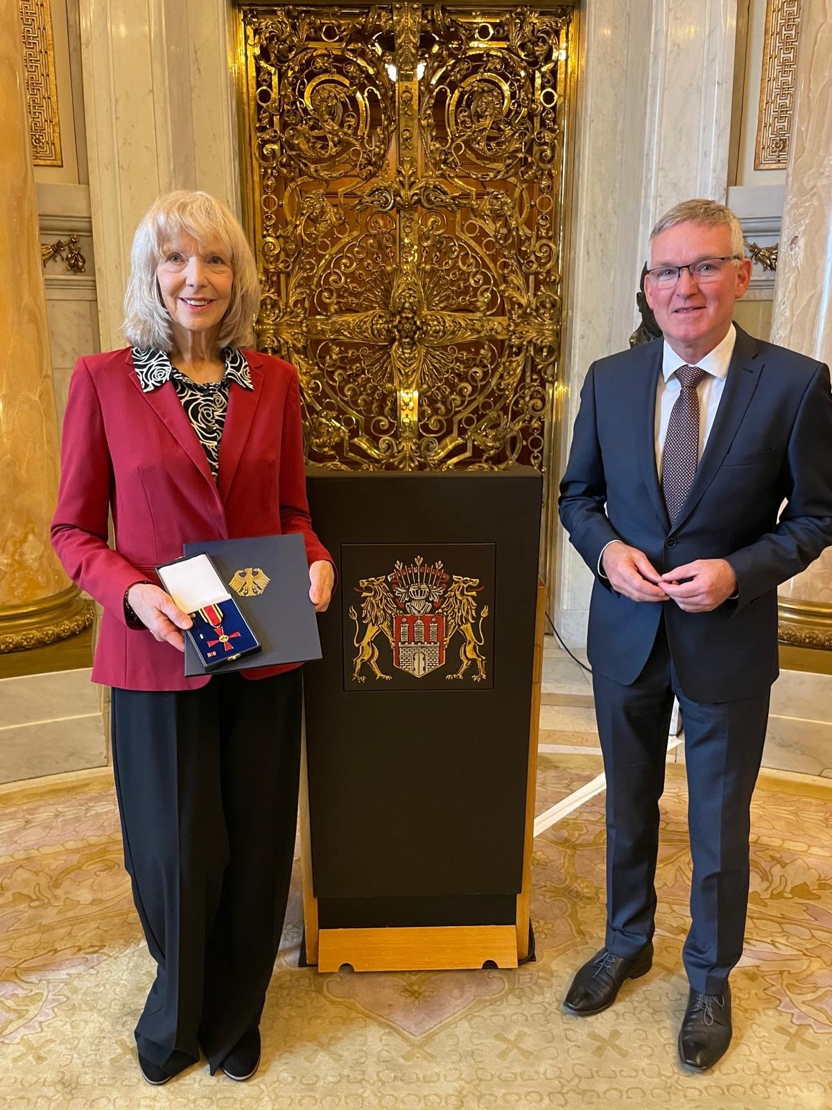 Angelika Bundesverdienstkreuz 28102025